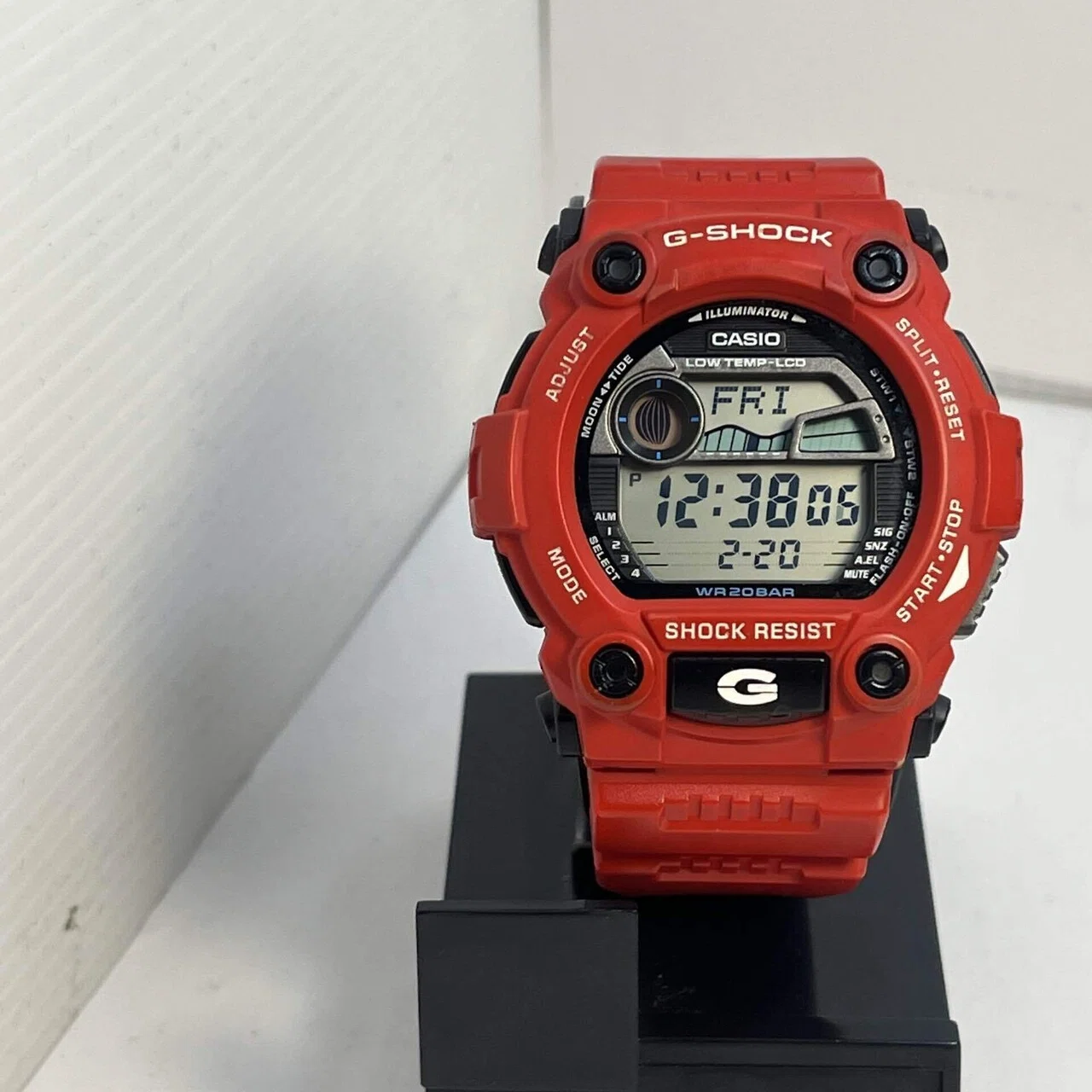 レビュー】タフネスの象徴、G-SHOCK「G-7900A-4」。プロ仕様の機能美を