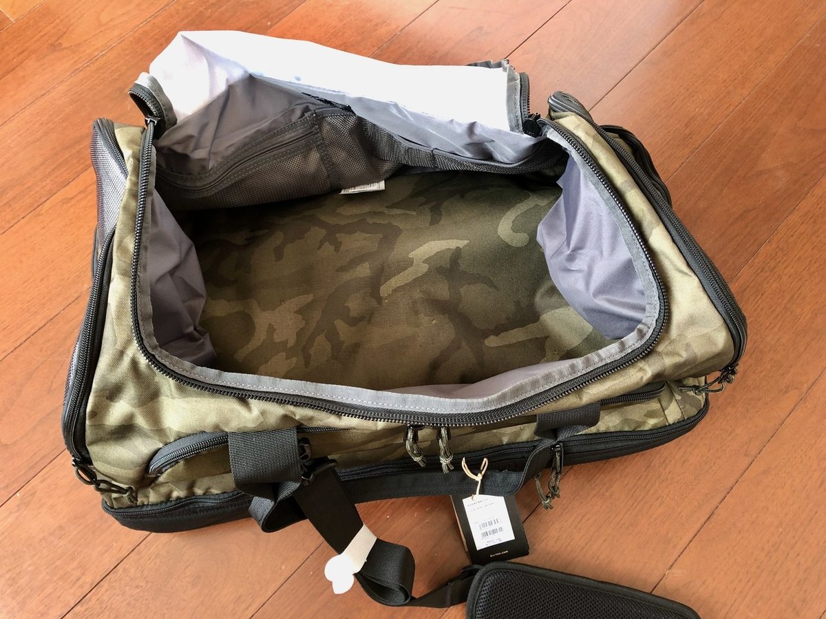 Burton バートン　ボストンバッグ　大容量 濡れた荷物もどんとこい！大容量Burton Rider's Duffel Bagで
