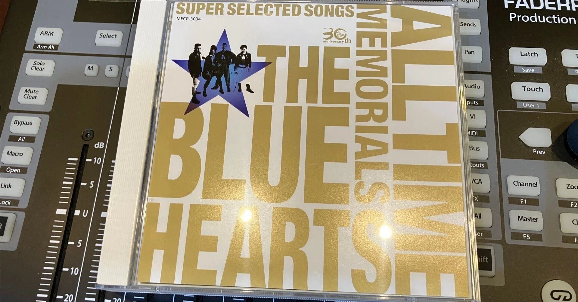 THE BLUE HEARTS 1000のバイオリン 限定7インチ [新品] 【公式通販】