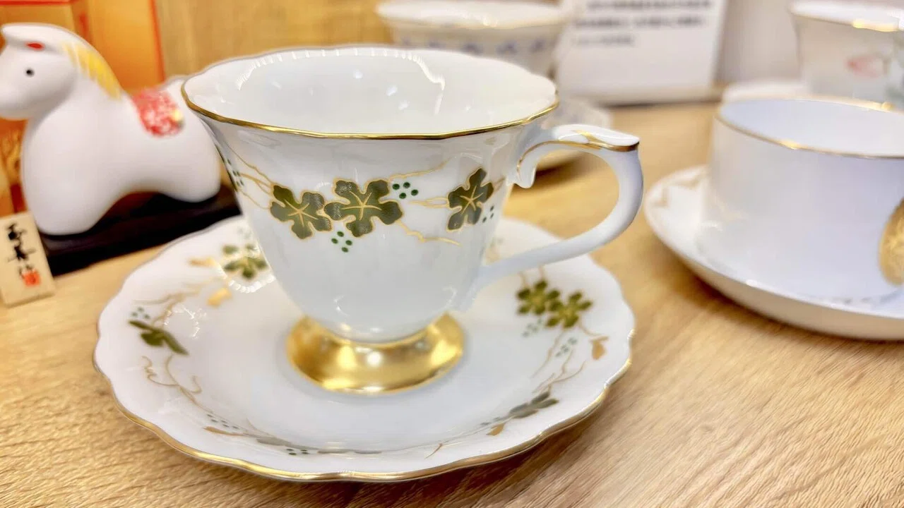 大倉陶園 復刻コレクション コーヒー碗皿「上絵色盛野葡萄」のご紹介