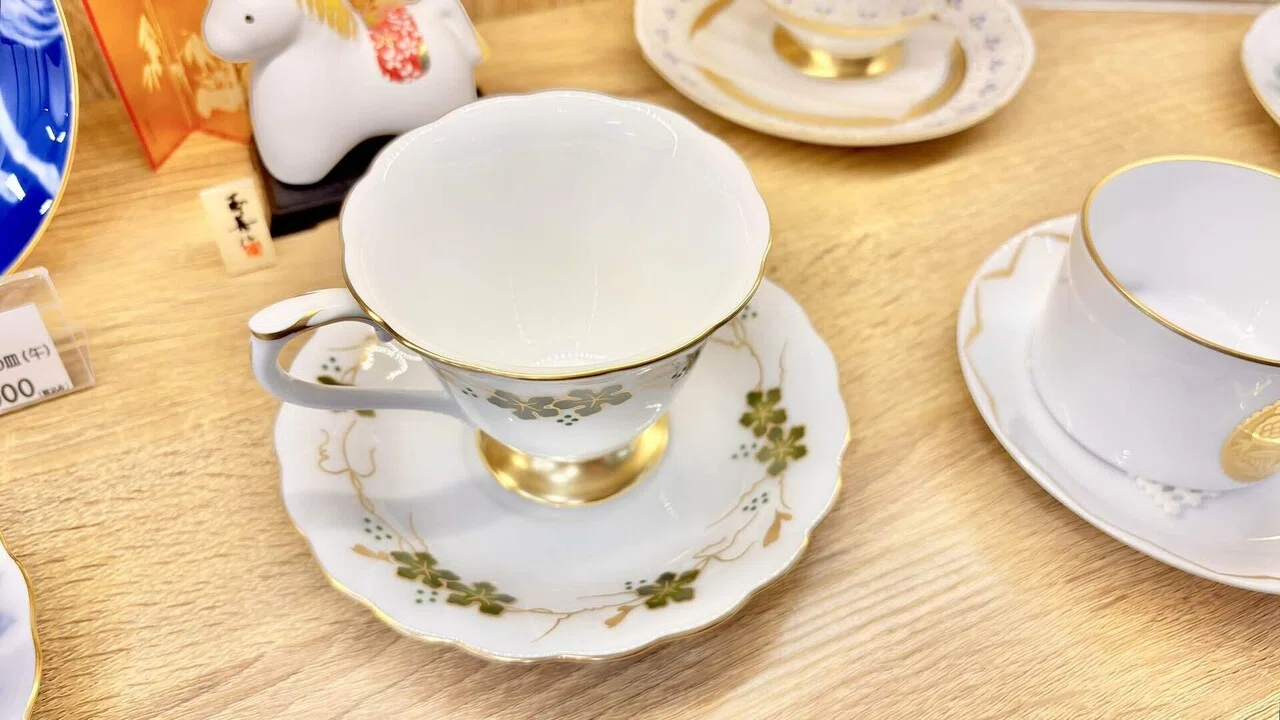 大倉陶園 復刻コレクション コーヒー碗皿「上絵色盛野葡萄」のご紹介
