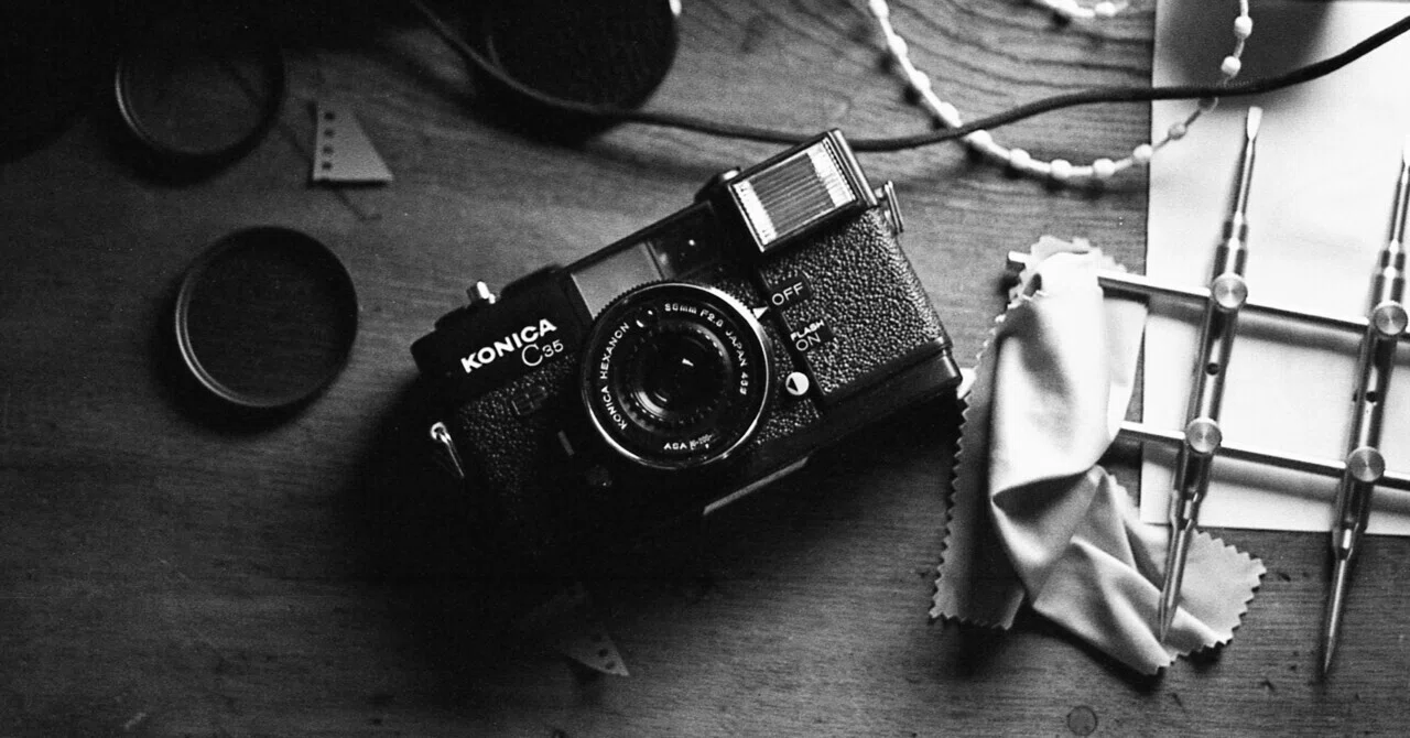 奇跡のジャンクカメラに出会いました！Konica C35EF｜バーバラ