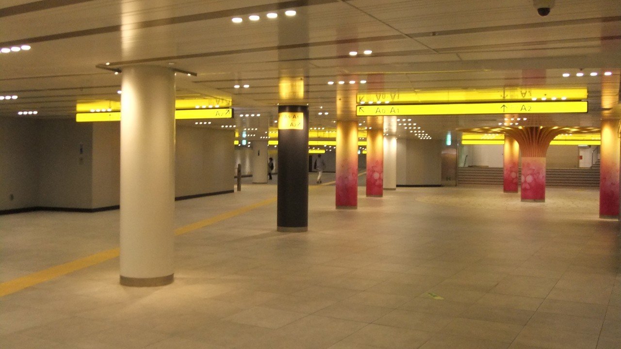 閑散とした渋谷駅 寿美 香 Note