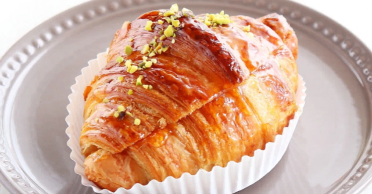 A limited-time 270-yen work of art. The Apricot Croissant at