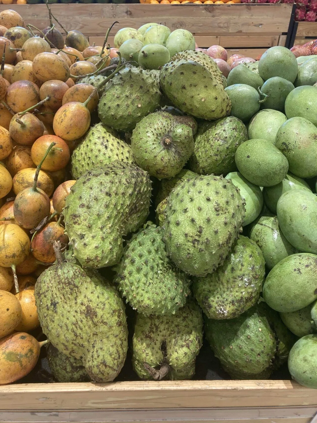 🍐 水曜朝のフルーツ便 #33 トゲバンレイシ｜バリ島の知らなくていい