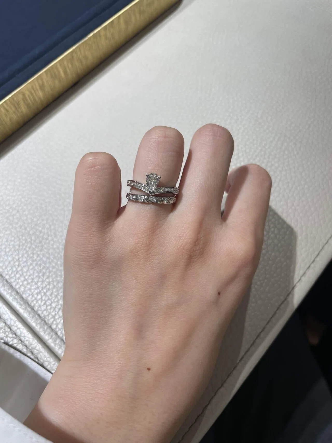 1年着用レビュー💎】ブシュロン「ピヴォワンヌ」を婚約指輪に選んだ