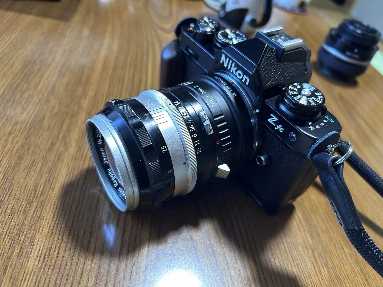 現代のミラーレスNikon Zfcに60年前のレンズを装着｜SuzukenSambar