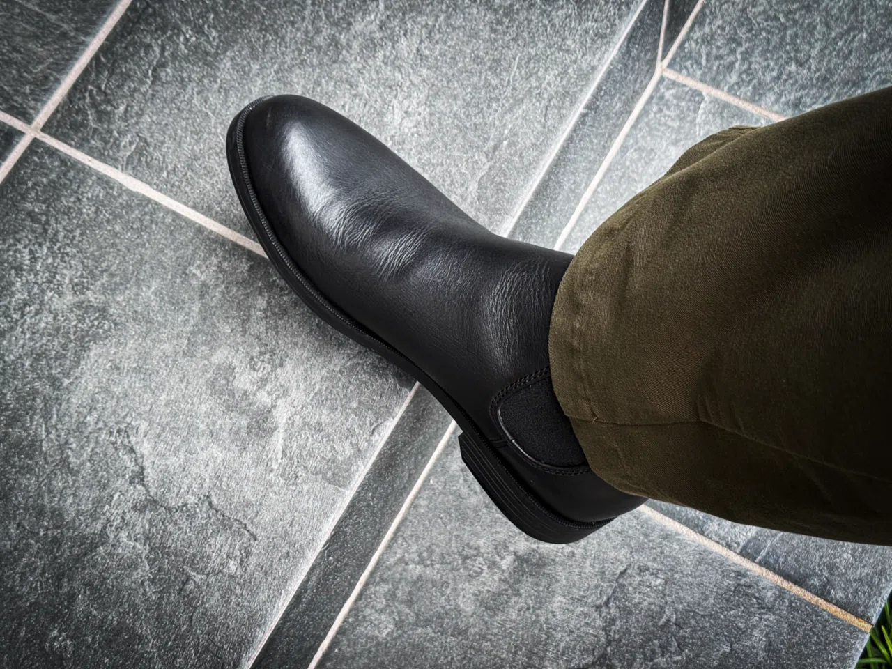 上品かつタフなサイドゴアブーツ｜Blundstone(ブランドストーン) DRESS