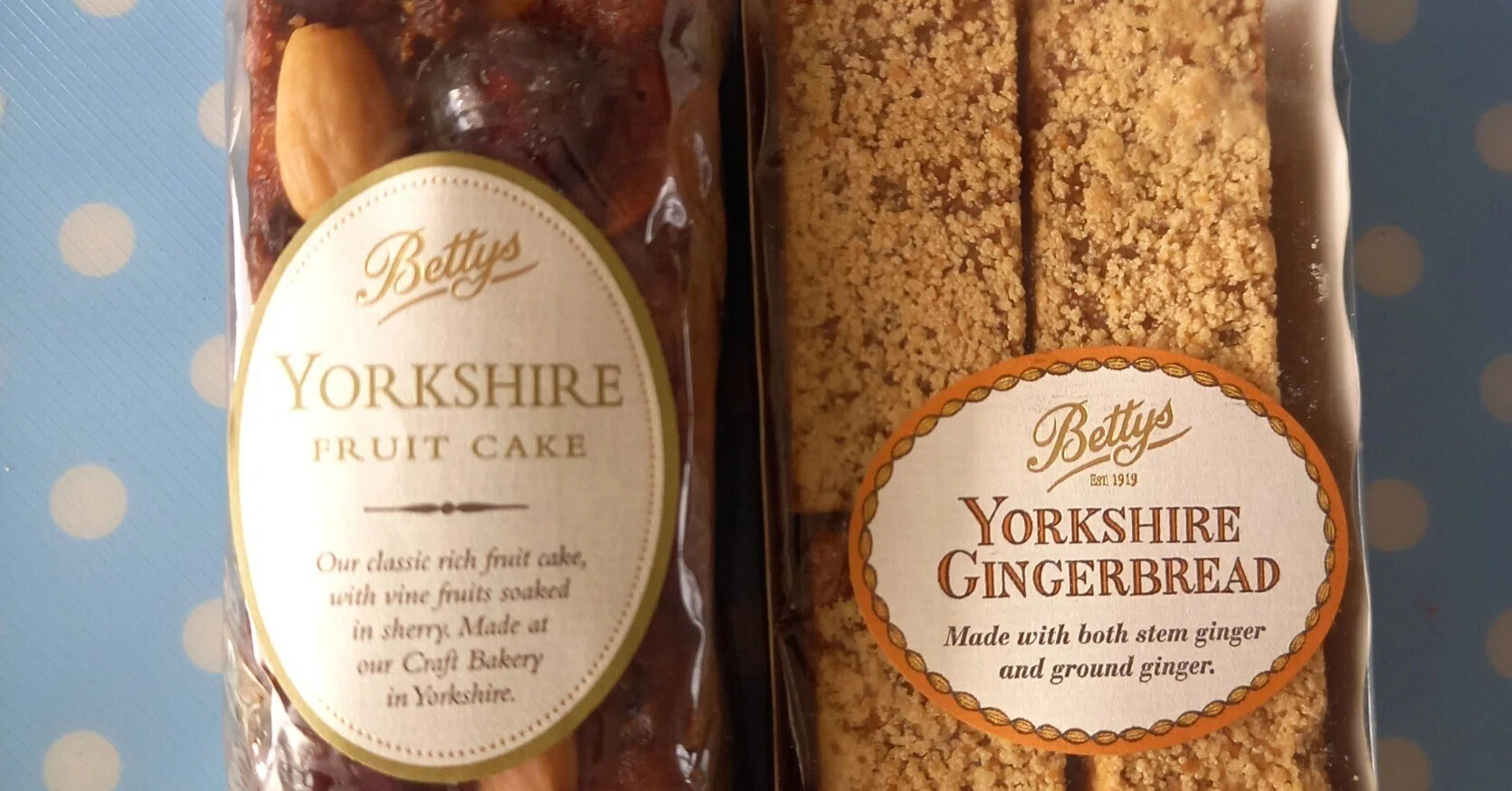 イギリスのティールーム「ベティーズBettys」ヨークシャーの郷土菓子を