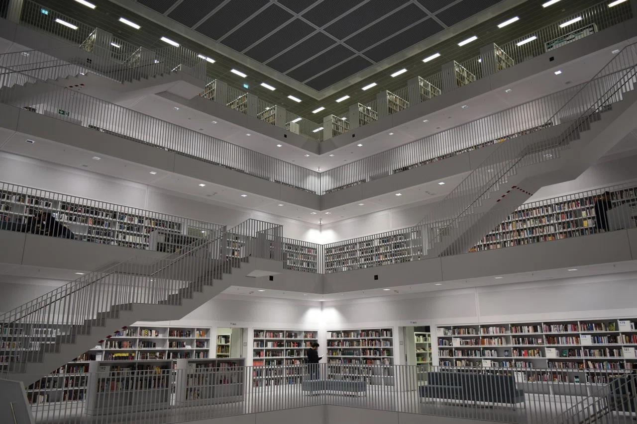 本好き欧州紀行〗シュトゥットガルト市立図書館｜ドイツ｜上原ありす