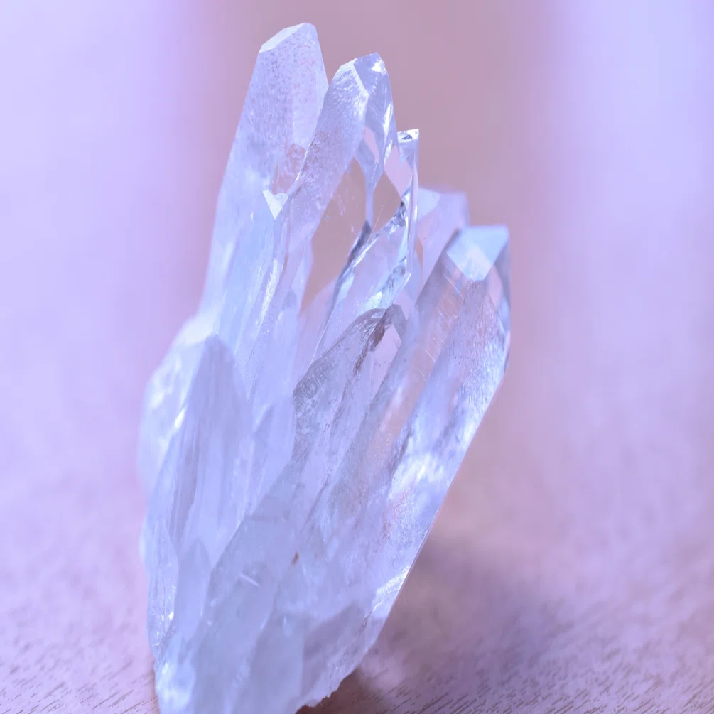 水晶はなぜ「浄化の石」と呼ばれるのか？｜CRYSTAL INSENCE 公式