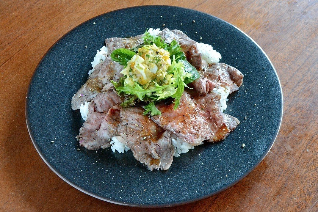 ローストビーフ丼