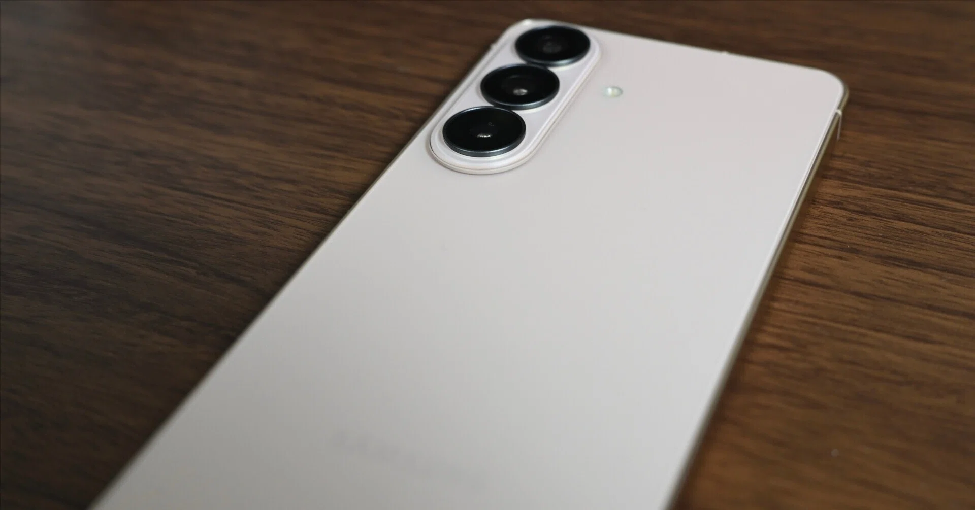 Galaxy S26シリーズ、結局買いなのか考える｜型落ちのS25やS24系でもOK 