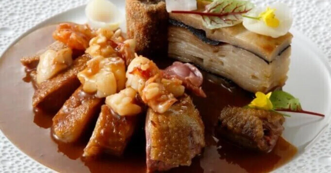 全部位をしっとり焼き上げる 鳩肉のロティ【肉の火入れ技術②】｜近代