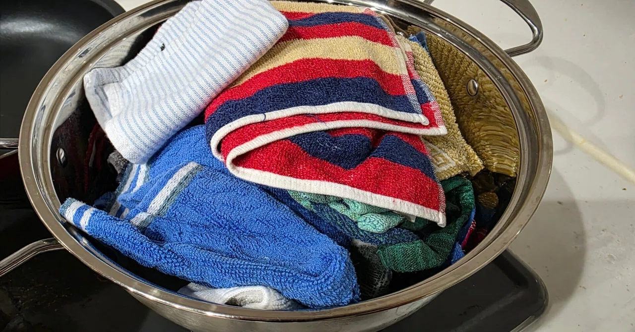 【究極の消臭】ハンカチがあれもこれも臭くなったので『オキシ煮』試してみた｜ちょこのの