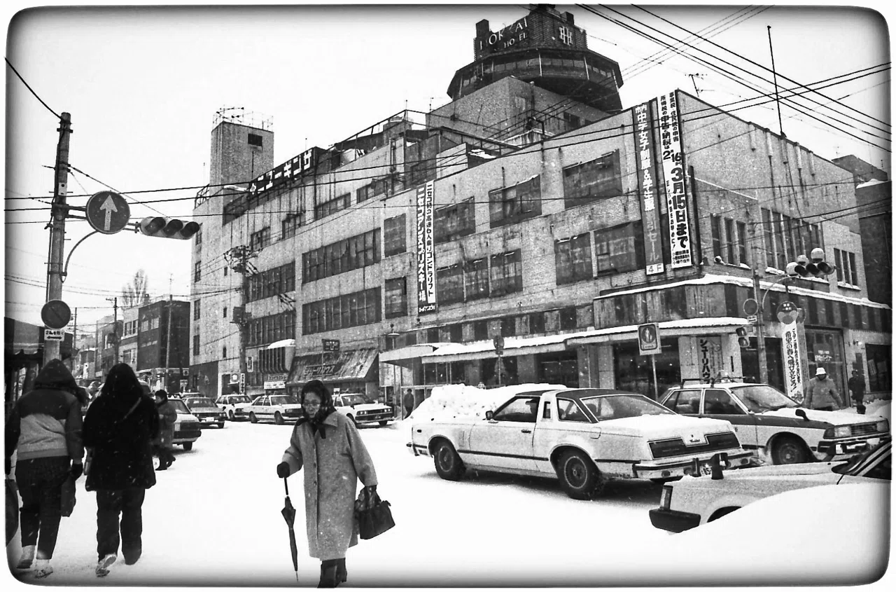 ただただ郷愁に煤けた街だった小樽 1982年/1986年｜ナカムラ_風呂屋の煙突