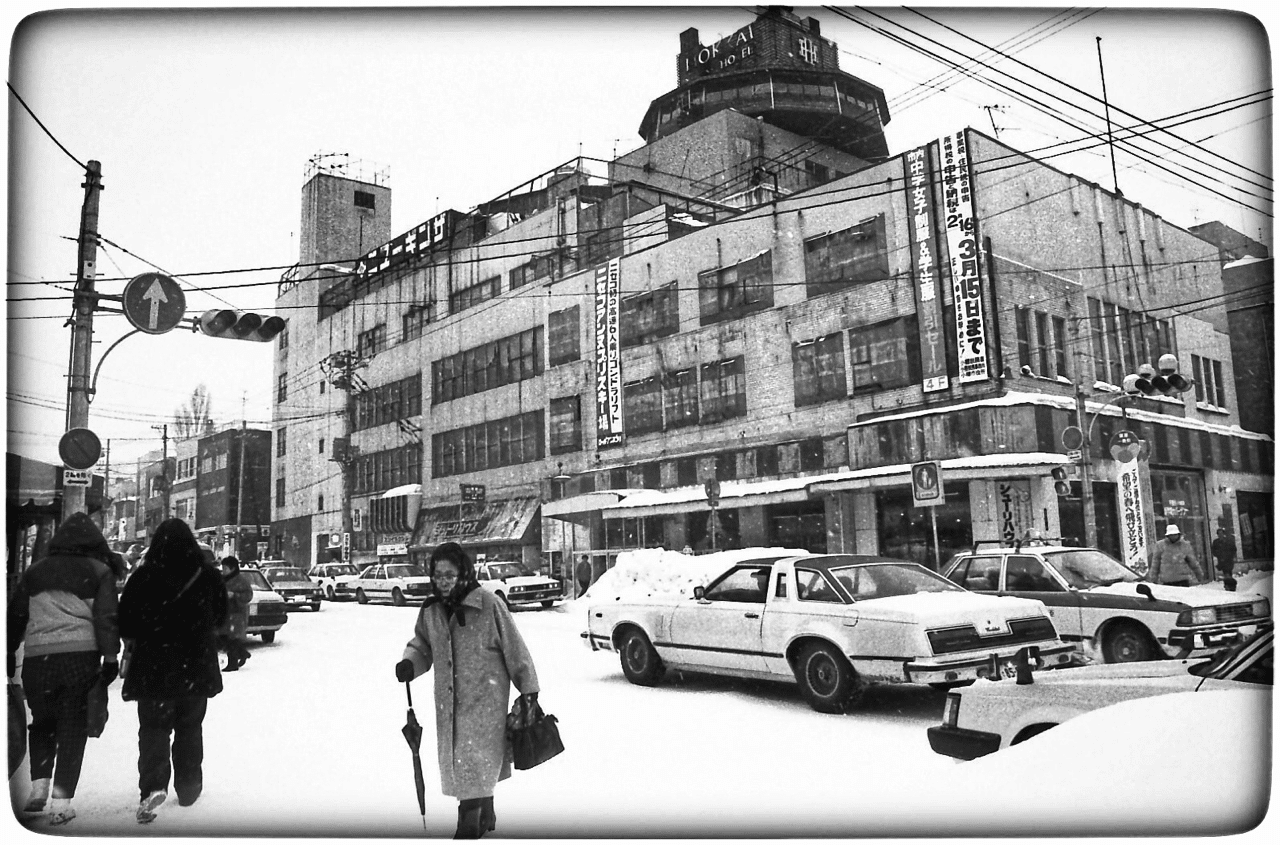 ただただ郷愁に煤けた街だった小樽 1982年/1986年｜ナカムラ_風呂屋の煙突