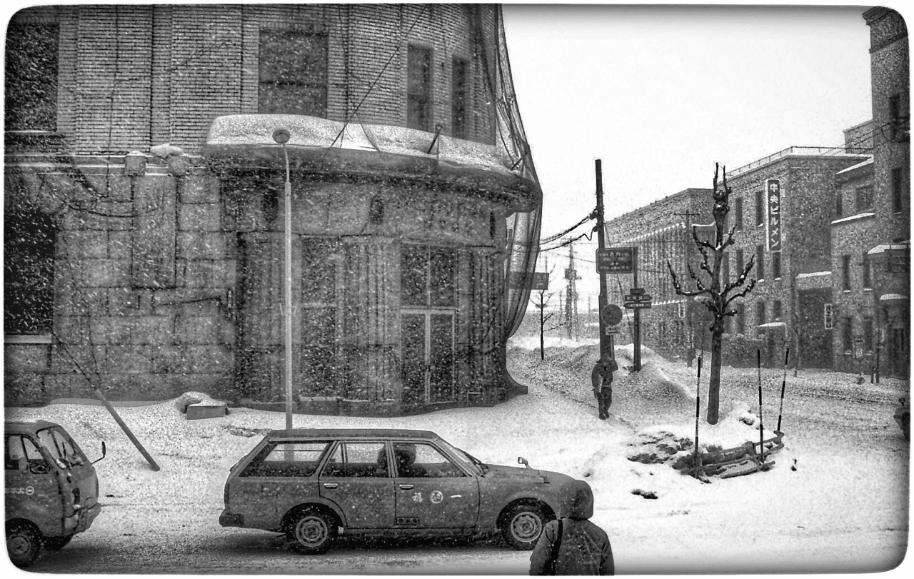 ただただ郷愁に煤けた街だった小樽 1982年/1986年｜ナカムラ_風呂屋の煙突