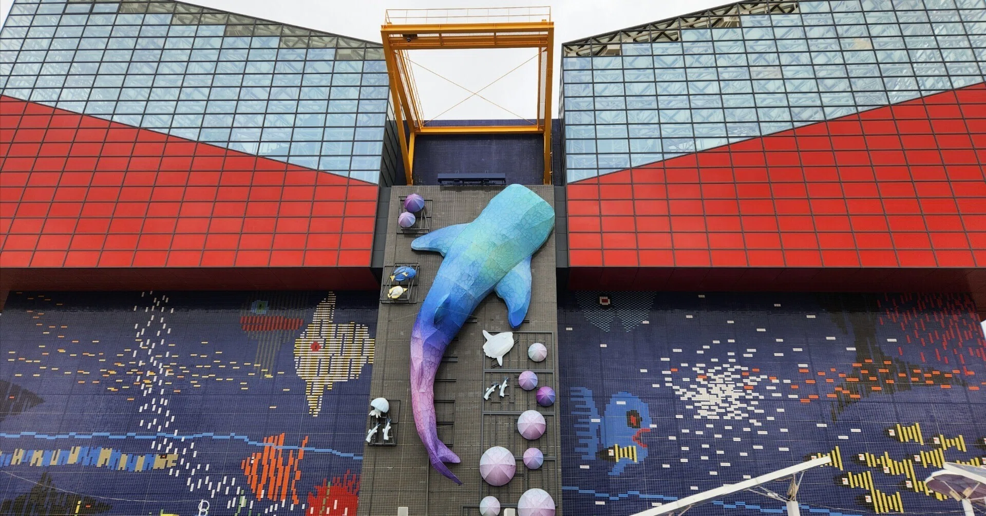 A story about a woman in her late 20s taking a solo trip to Osaka