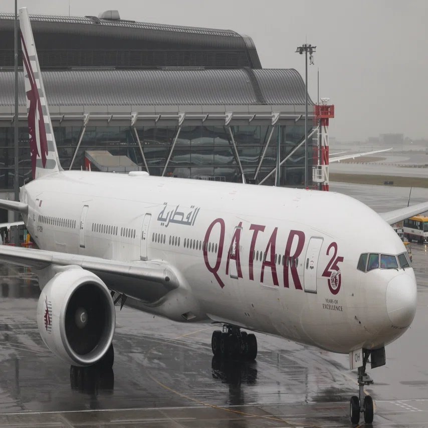 カタール航空 B777-300ER F1特別塗装機 モデルプレーン カタール航空、F1特別塗装機の成田線投入計画変更 きょう飛来せず