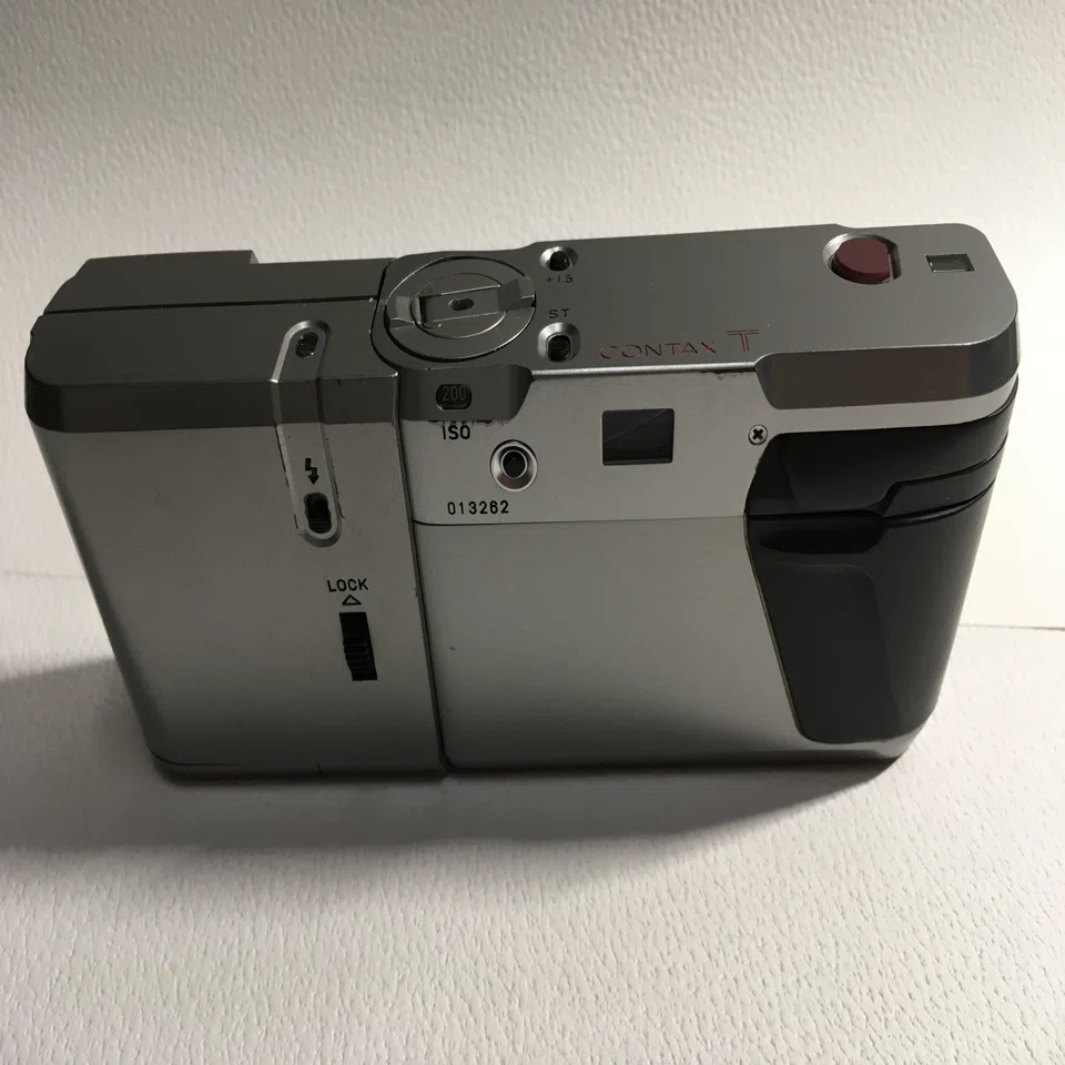 CONTAX T VS コンパクトカメラ シルバー 通電、シャッター巻き上げ確認 CONTAX Tが二台になりました｜おしゃま