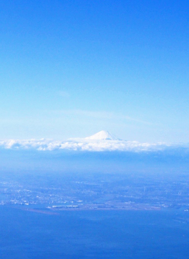 マリンブルーとスカイブルー
空と富士と海