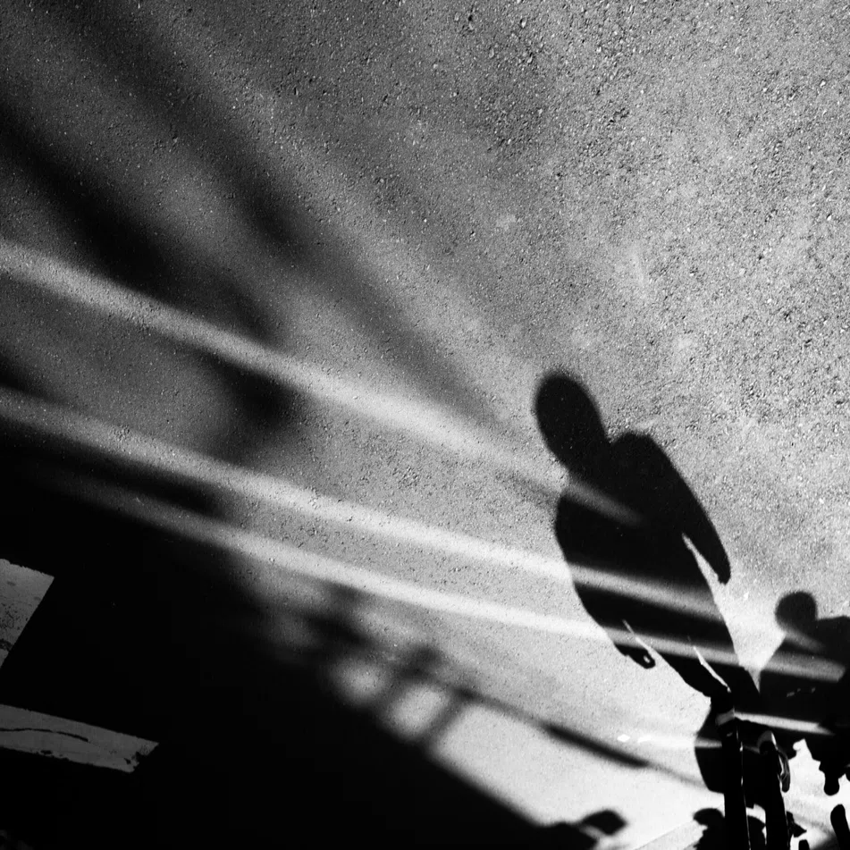 モノクロ写真は「世界を捨てて、世界を創る」ことだ。カラーを白黒に