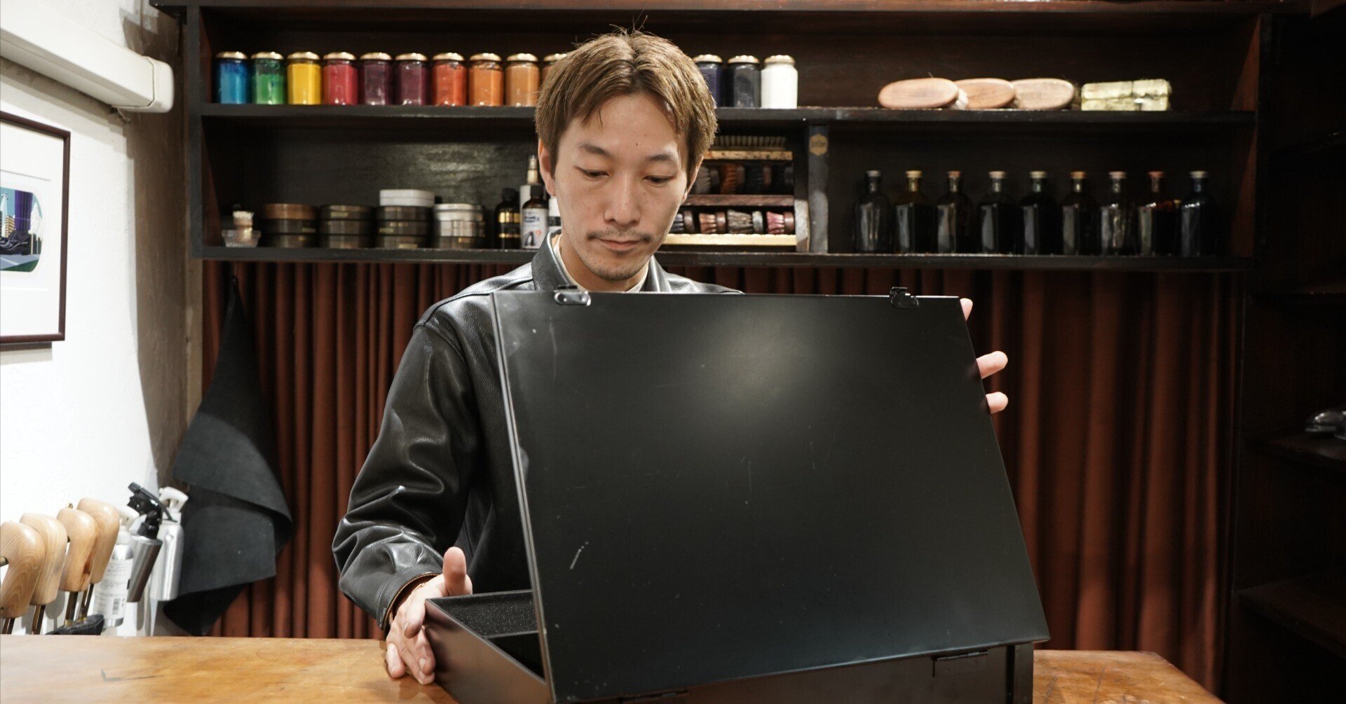 靴磨き世界大会で優勝した職人の相棒が、リングスターの工具箱だった話