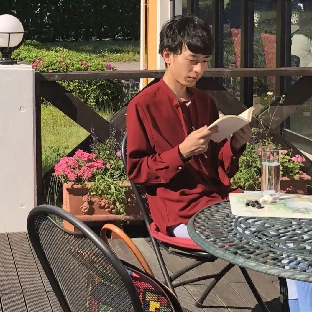中側 悠