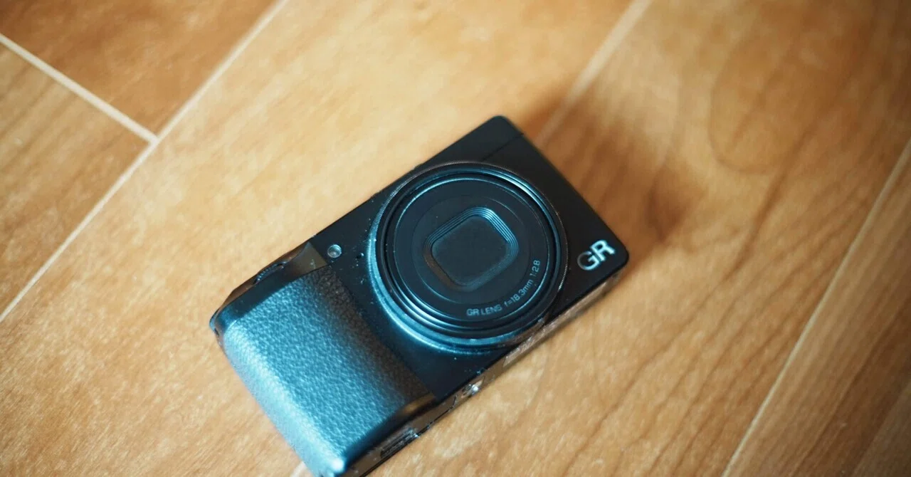 持っているだけで、もう好き。エモいカメラと、エモいインスタ生活の 