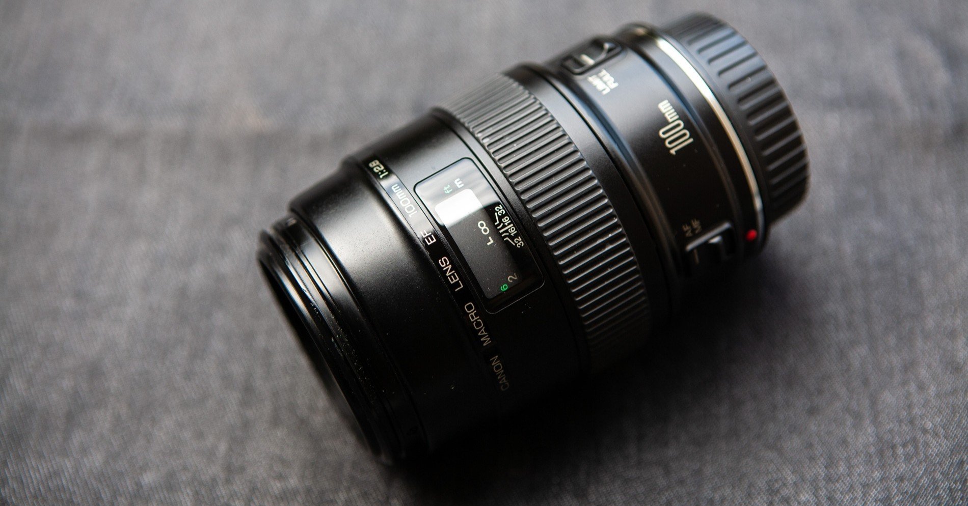 ブリヤンテス・レッド キャノン EF 100mm f/2.8 Macro Telephoto 5117