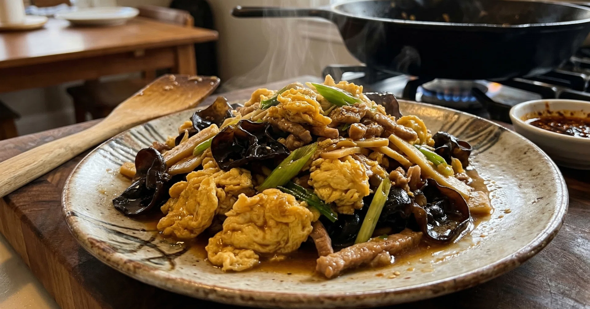 卵3個でプロのボリューム。ふわとろ食感でお家中華が変わる「木須肉