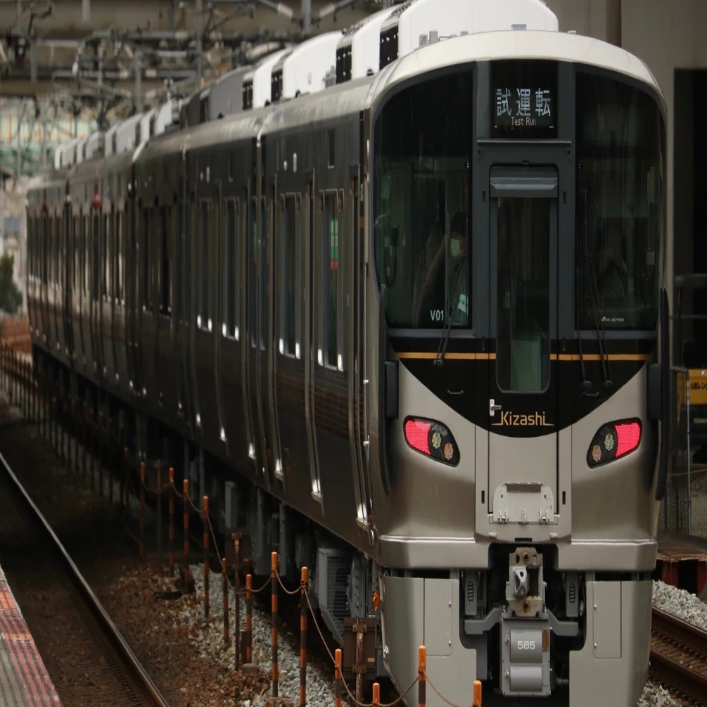 Masakiです。 JR西日本 227系「Kizashi」を報道公開 など 【今週の交通