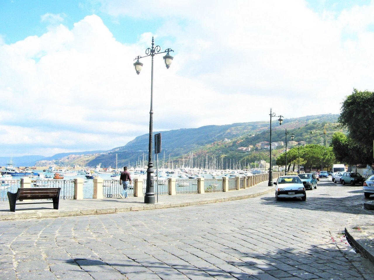 カラブリアの港町☆ヴィッボ・マリーナ｜食の工房オフィスアルベロ