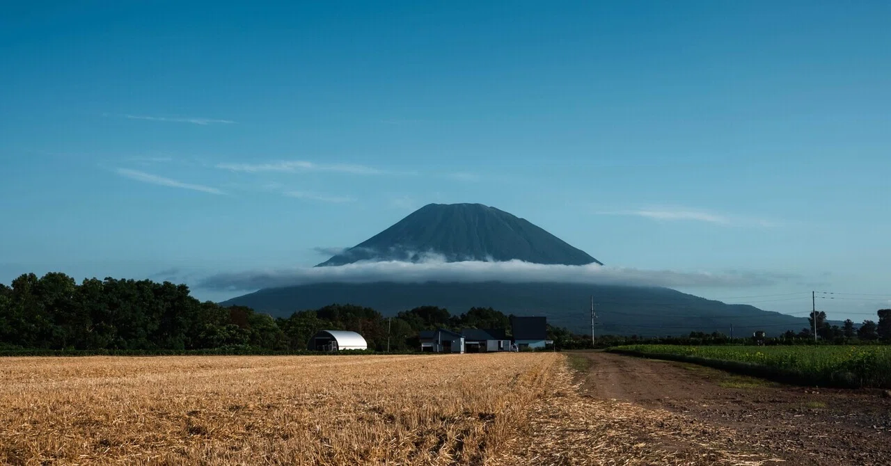小樽から車を走らせて。移住して気づいた、羊蹄山が『ただの山』では