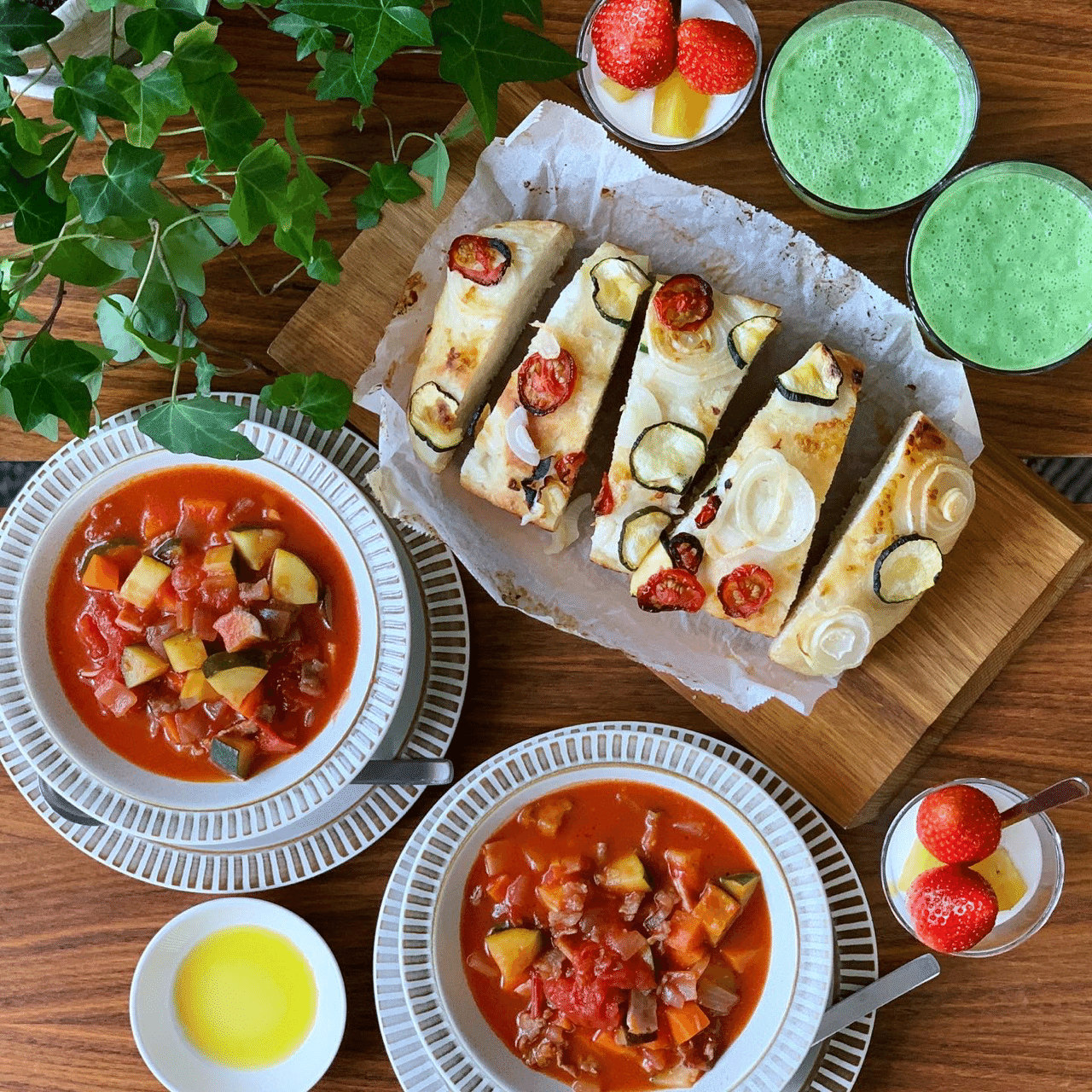 自家製フォカッチャと野菜たっぷりトマトスープ みずのさちこ Note 自家製フォカッチャと野菜たっぷりトマトスープ みずのさちこ Note