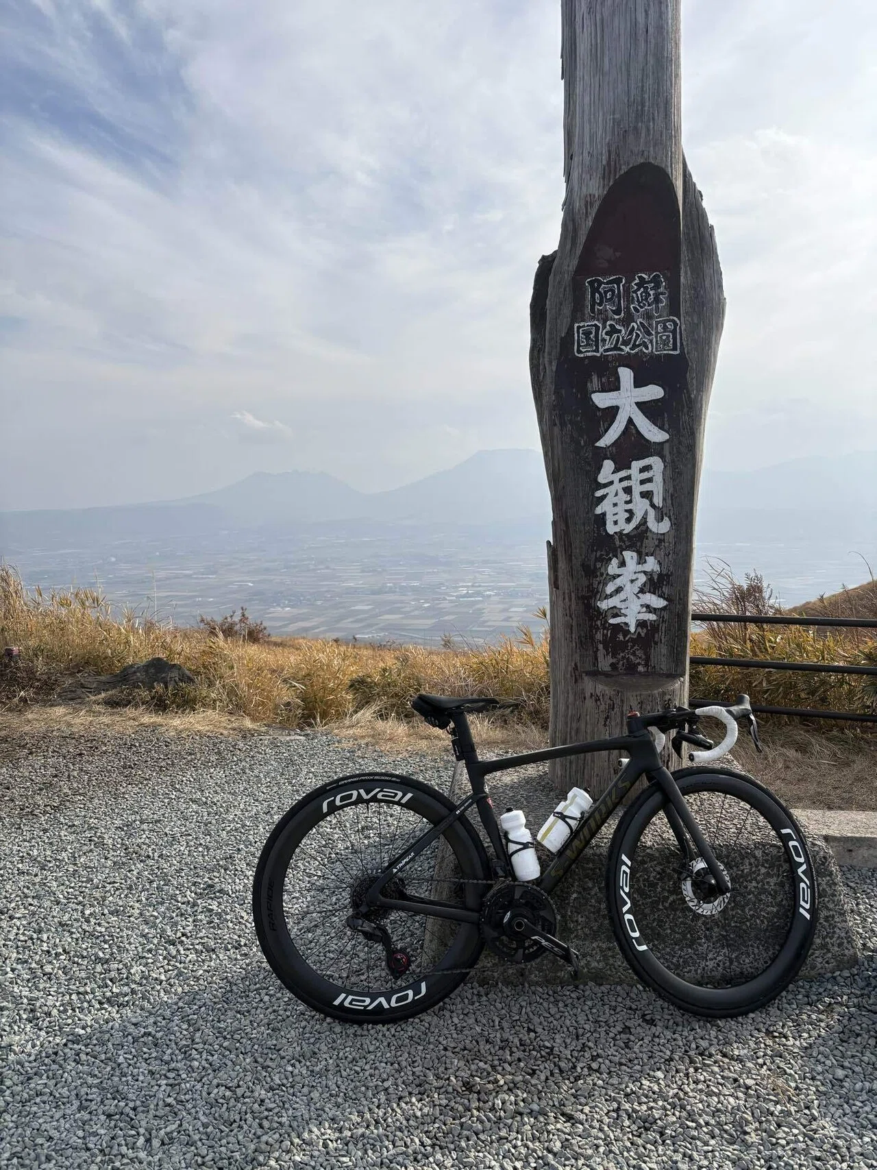 ROVAL RAPIDE CLⅢ」をハブ＆スポーク交換でカスタム｜DT350→Roval