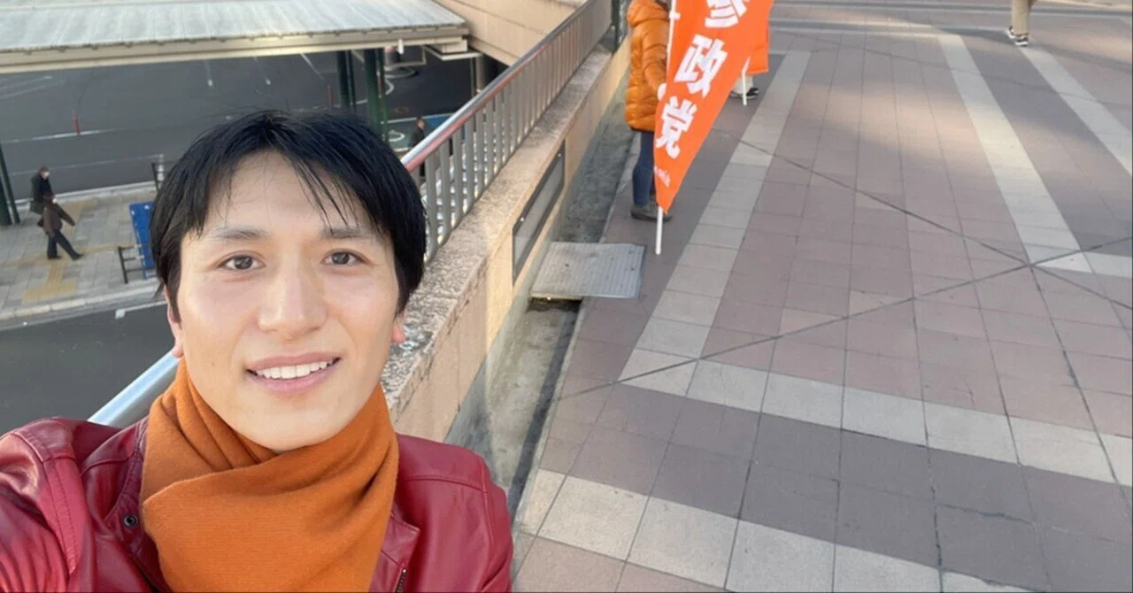 赤と橙の“日本＆参政党コーデ”で朝の辻立ち。初心を思い出した月曜日 