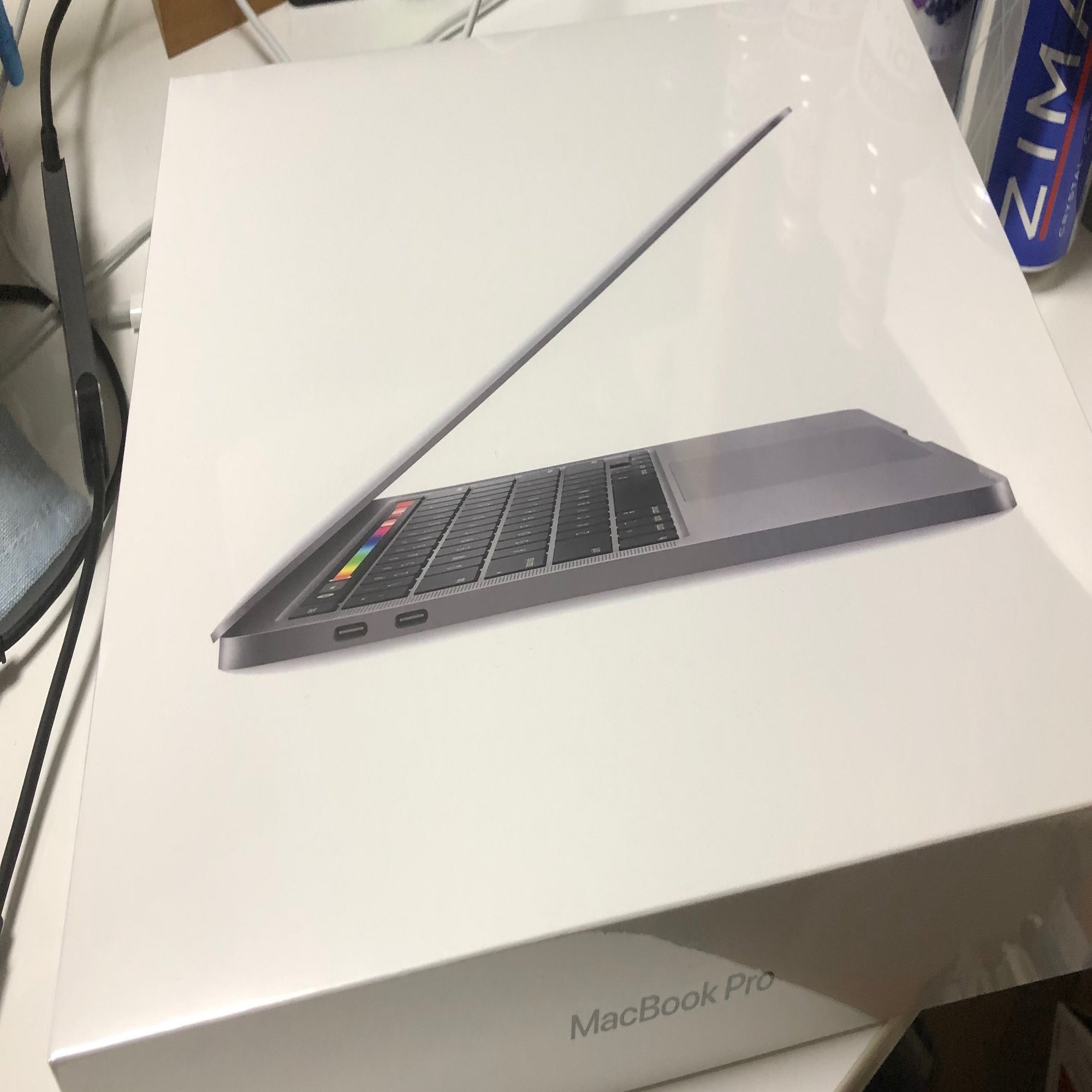 MacBookPro2020を発表当日に頼んで届くまでに11日。深セン支店から ...