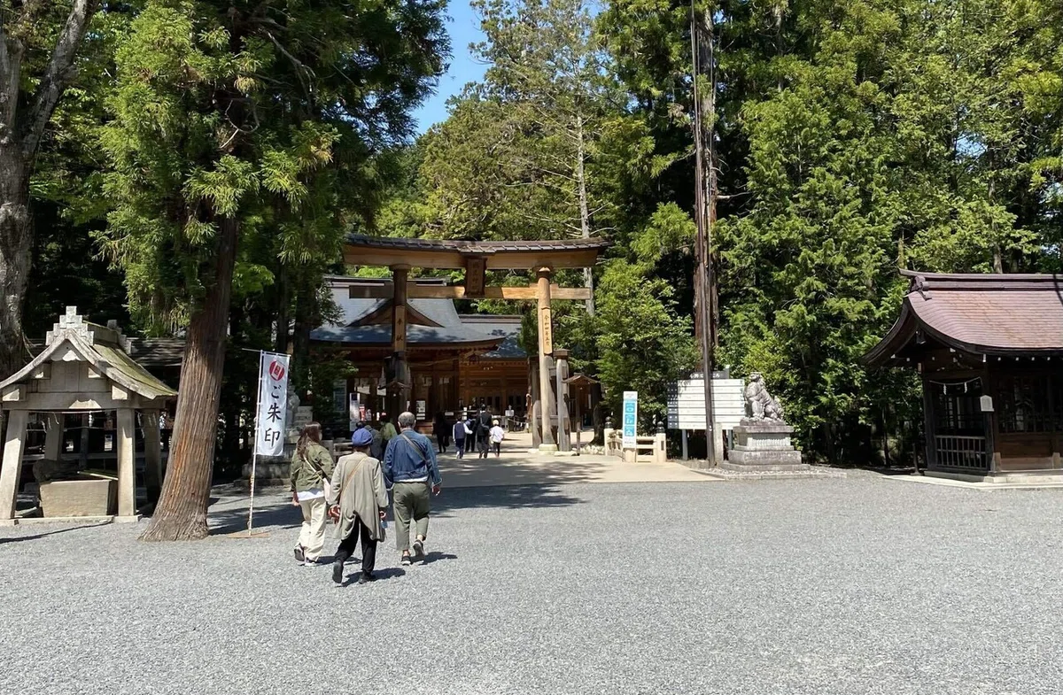 穂高神社　入口の鳥居