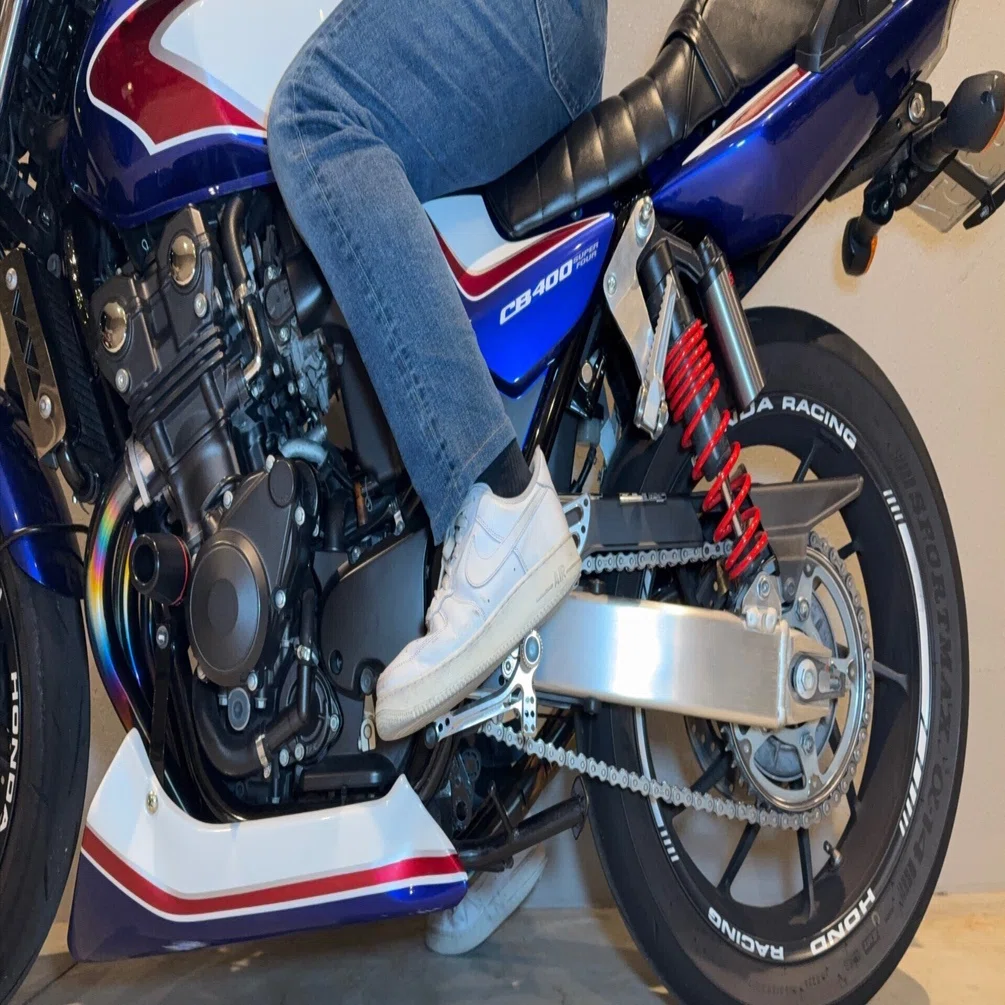 CB400SF】BABYFACEバックステップ取り付け｜初心者DIYで5時間かかった