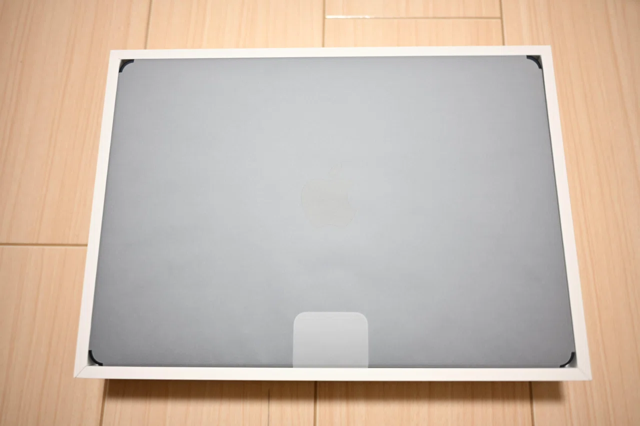 MacBook Air M5が届いたので開封してみた【写真大量】｜Roll