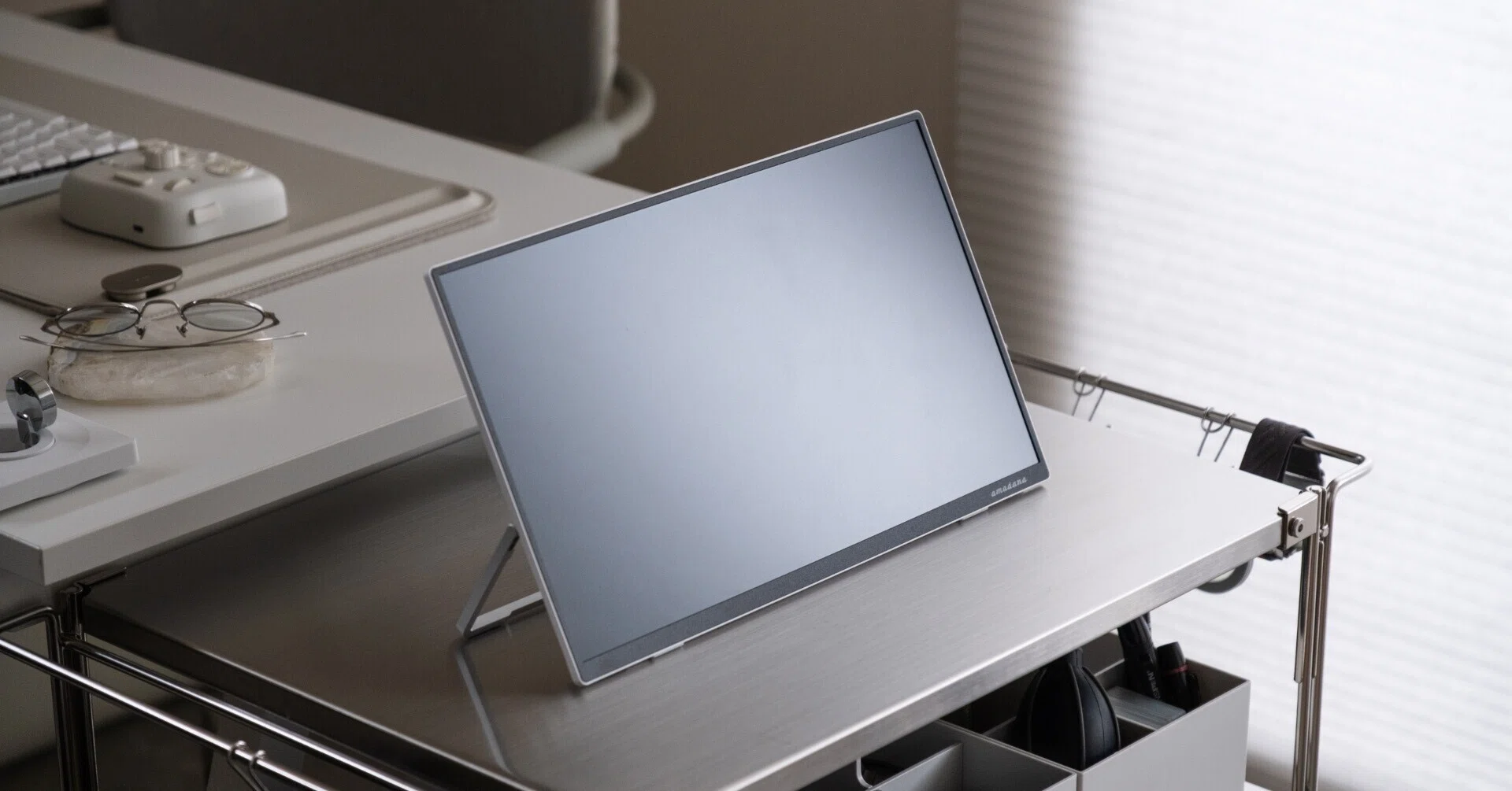 amadana DP10 レビュー | 見た目の美しさで選んだモバイルモニター