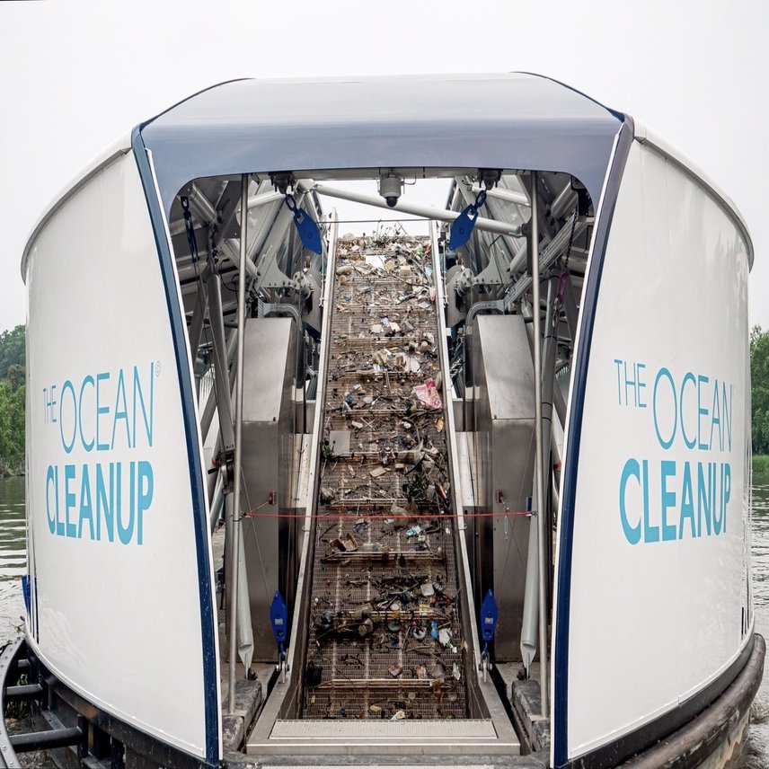 海に現れた巨大プラスチック回収機｜Mizuho | Gift Discovery Therapist