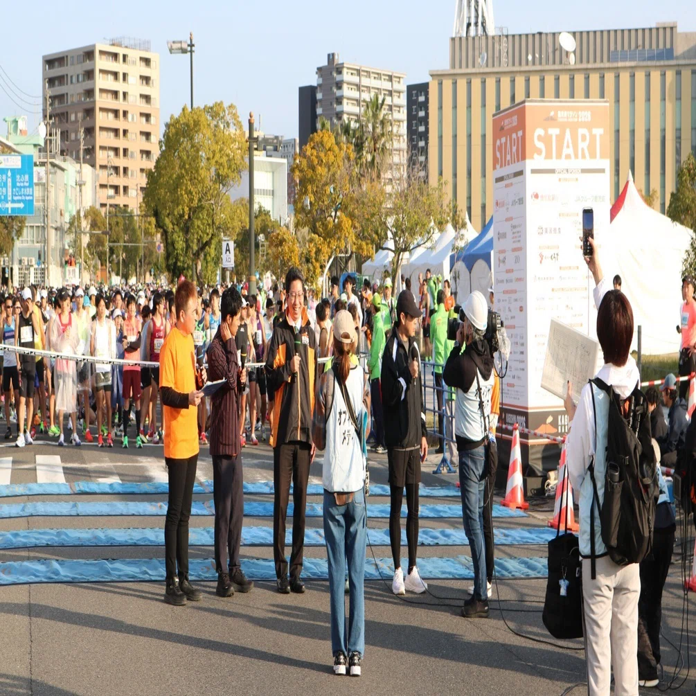 1万人のランナーと、背中で守る25人の仲間。｜鹿児島マラソン2026