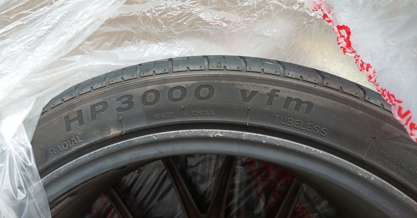 使用３ヶ月！245/35r19　４本　アジアンタイヤ　バリ溝！ アジアンタイヤを3年10ヶ月・4万キロ使ってわかった正直な話。「思っ