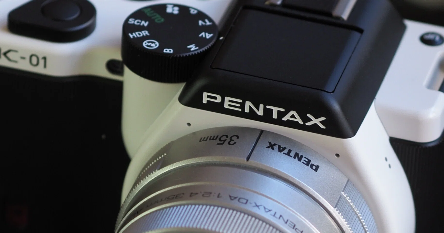 レンズ沼あれこれ：PENTAX K-01、潔い割り切りこそプロの技｜ひっくすK
