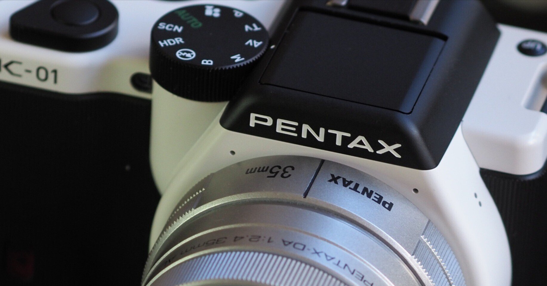レンズ沼あれこれ：PENTAX K-01、潔い割り切りこそプロの技｜ひっくすK
