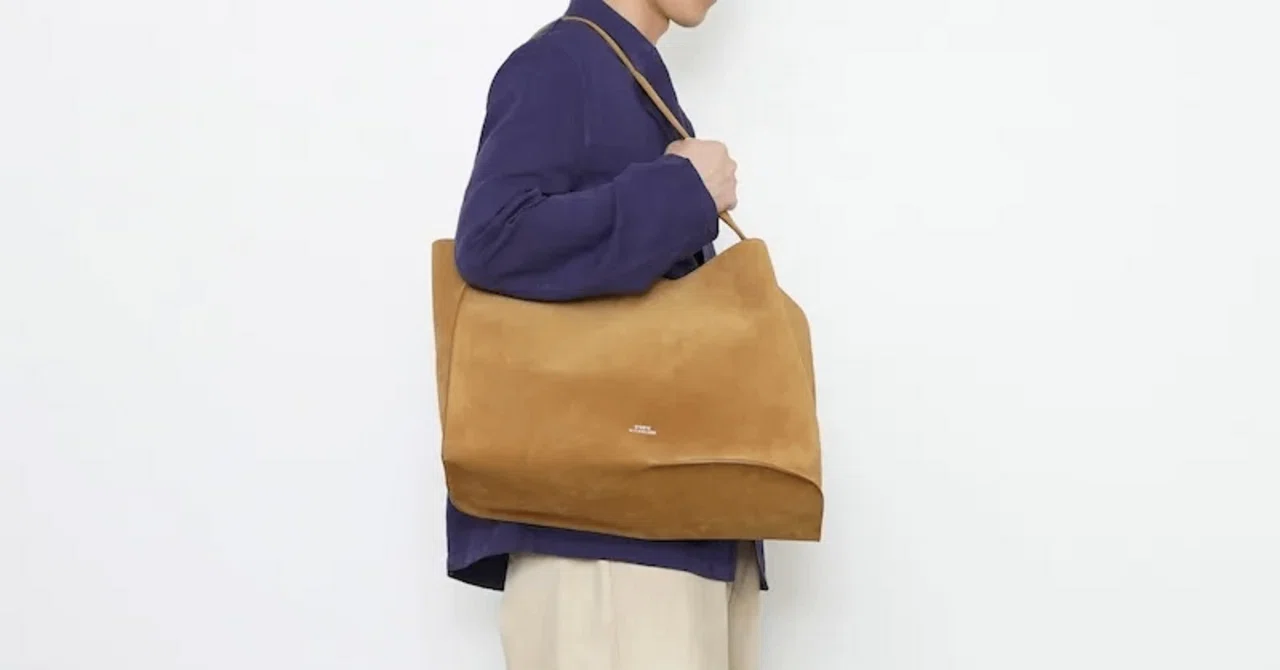 ミニマルな美しさ。STUDIO NICHOLSONのレザートートバッグ入荷です 