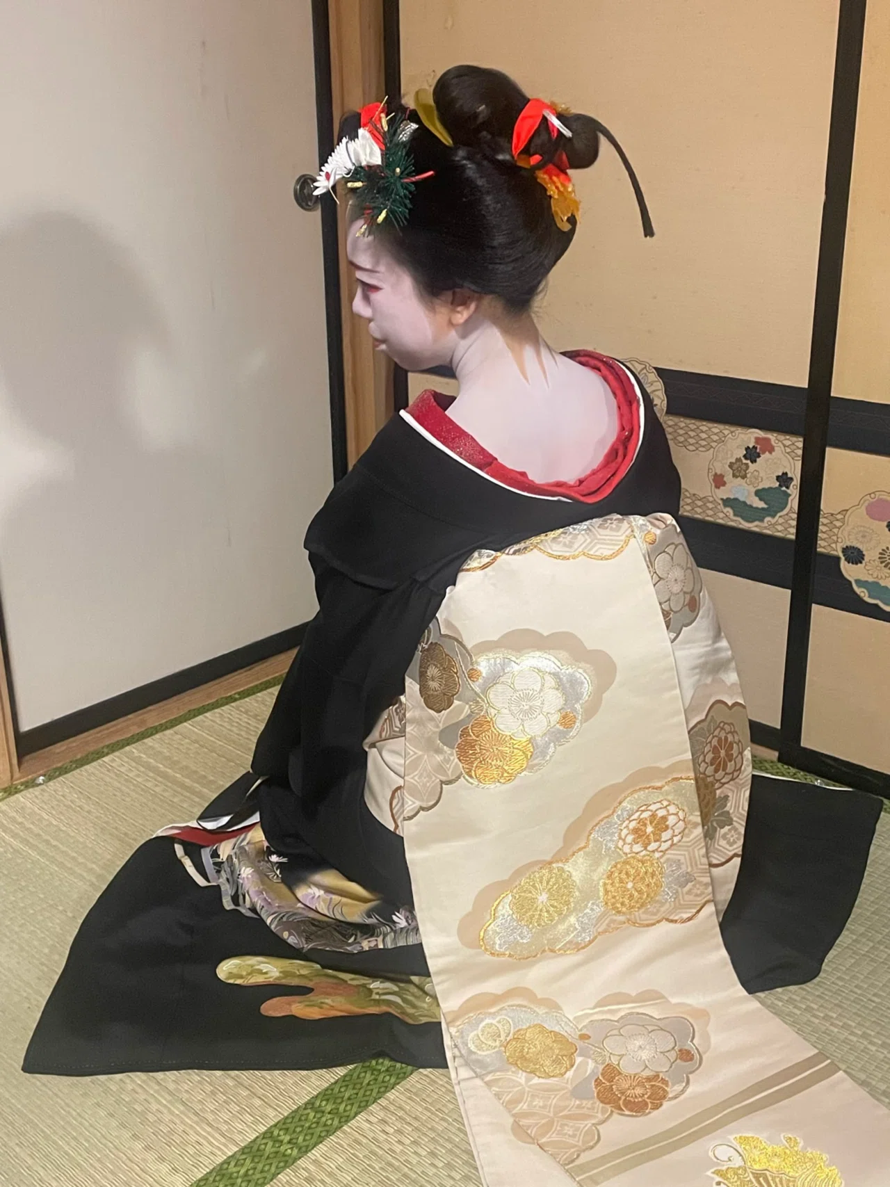舞妓の襟替え｜吉弥｜芸妓